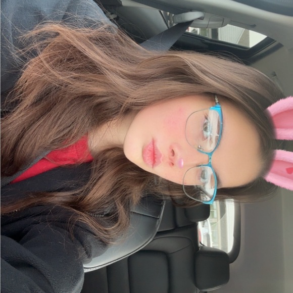 Meet your Posher, Ry - Picture 2 of 2